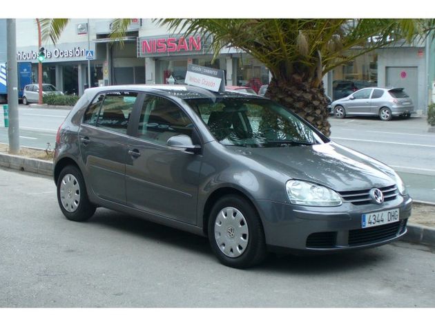 VOLKSWAGEN Golf 2.0TDI Highline