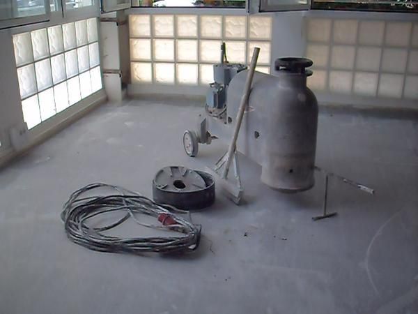 Maquina de rebajar terrazo