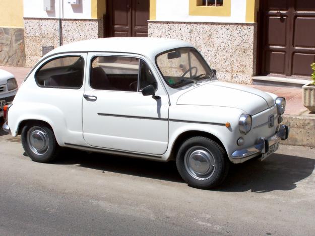 SEAT 600 E., TODO UN COCHE CLÁSICO.