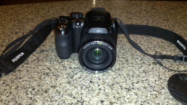 Camara Fujifilm Finepix S4300