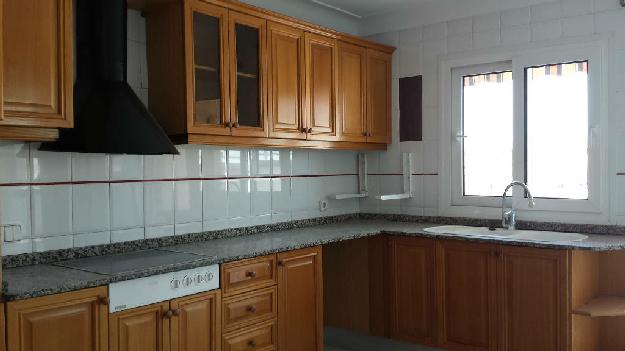 Duplex en Venta. 7 Dormitorios. 208 m2. Avinguda Generalitat (Temple). Tortosa.