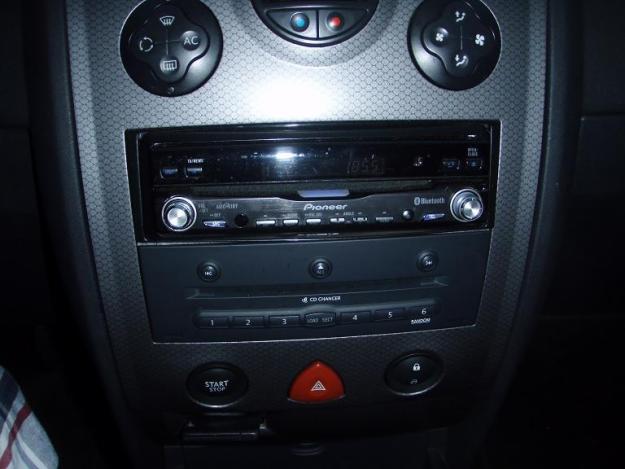 AVIC-X1BT Sistema de Navegación y entretenimiento con Bluetooth.