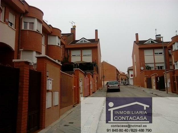 Chalet 4 dormitorios, 3 baños, 2 garajes, Buen estado, en Colmenar Viejo, Madrid