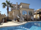 Chalet con 4 dormitorios se vende en Villamartin, Costa Blanca - mejor precio | unprecio.es