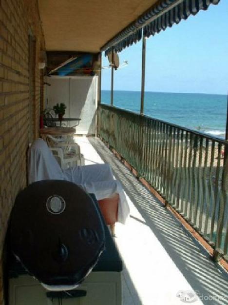 Chollo, apartamento en primera linea de playa Arenales del sol