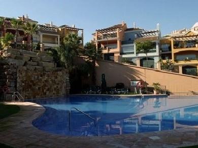 Adosado con 4 dormitorios se vende en Marbella, Costa del Sol