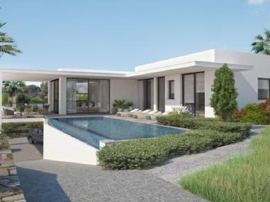 Chalet con 3 dormitorios se vende en Marbella, Costa del Sol