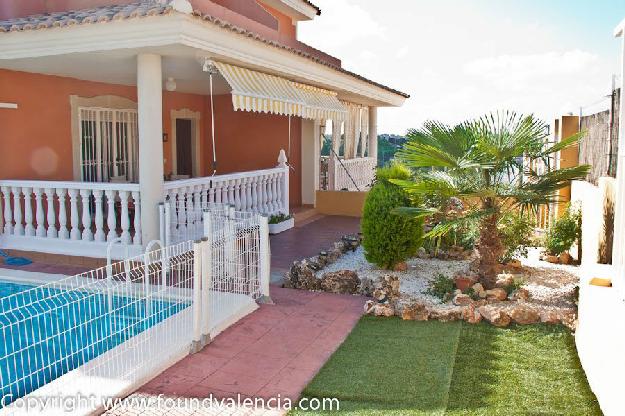 Chalet en venta en Montserrat, Valencia (Costa Valencia)