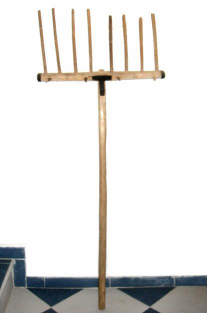 BIELDO ANTIGUO DE MADERA