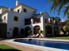 Chalet con 6 dormitorios se vende en Estepona, Costa del Sol - mejor precio | unprecio.es