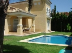 Chalet con 3 dormitorios se vende en Marbella, Costa del Sol - mejor precio | unprecio.es
