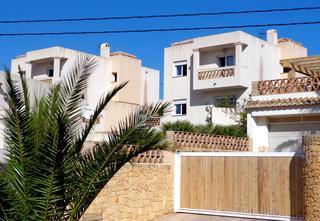 4b  , 5ba   in L'Alfas Del Pi,  Costa Blanca South   - 250000  EUR