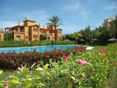 Apartamento con 3 dormitorios se vende en Benahavis, Costa del Sol