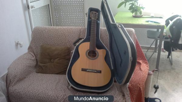 Vendo guitarra flamenca VERACRUZ/AMPLIFICADA