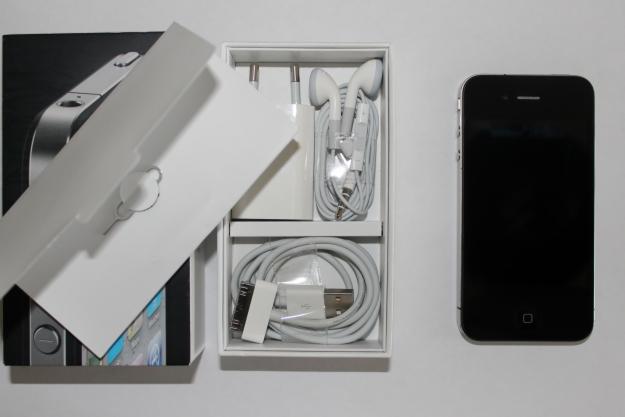 Se vende iphone 4 16gb libre negro perfecto estado