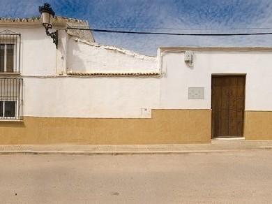 Adosado con 4 dormitorios se vende en Antequera
