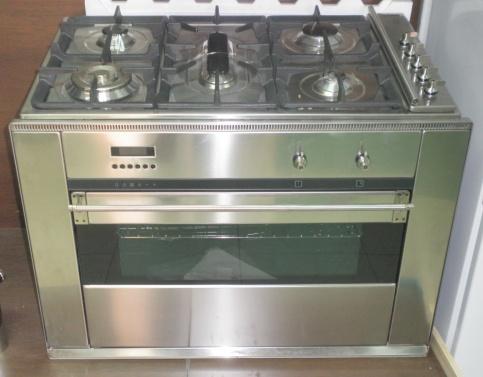 Lote de Horno smeg S20XMF, y encimera a gas SE93SGH