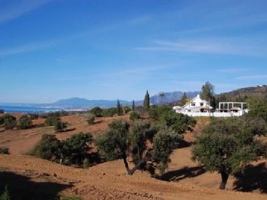Chalet con 4 dormitorios se vende en Marbella, Costa del Sol