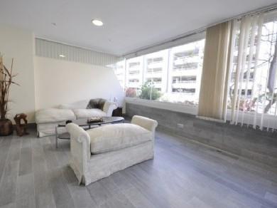 Apartamento con 2 dormitorios se vende en Marbella, Costa del Sol