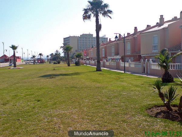 lindo apartamento en guadalmar primera linea de playa