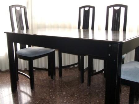 Vendo mesa y seis sillas