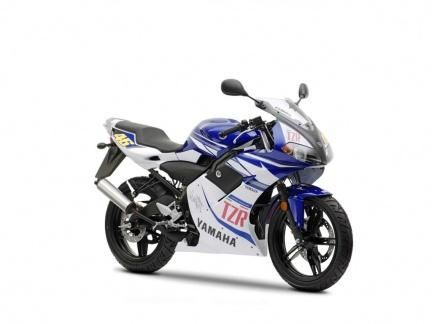 se cambia yamaha tzr 50 cc valentino rossi por coche sin carnet semi nuevo