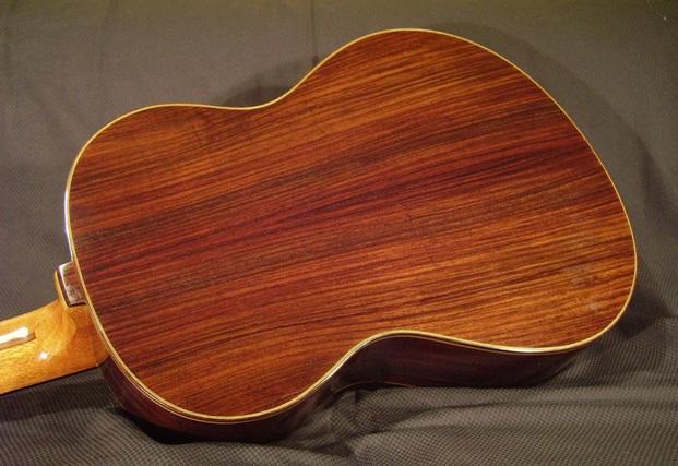 Guitarra Clasica de Luthier,  Palosanto de la India y Red Cedar.