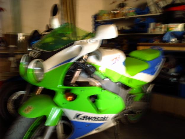 kawasaki zxr 750