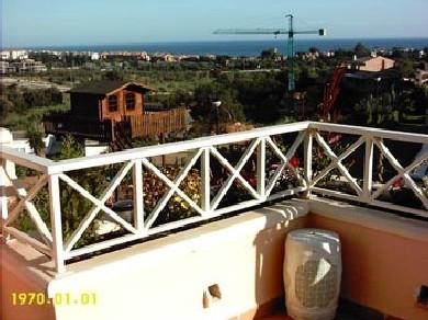Apartamento con 2 dormitorios se vende en Marbella, Costa del Sol