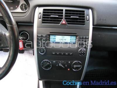 Mercedes Benz B200