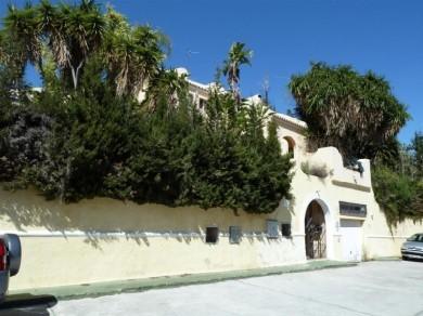 Chalet con 5 dormitorios se vende en Marbella, Costa del Sol