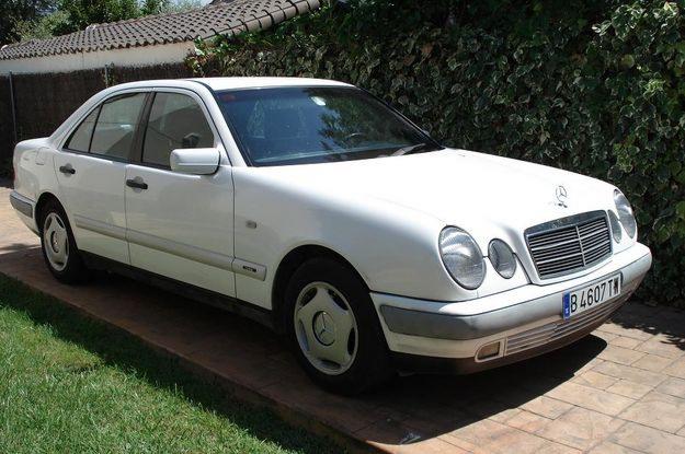 Se Vende Mercedes E-290 D  - 5.600 Euros