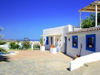 Chalet con 5 dormitorios se vende en Casares Costa, Costa del Sol
