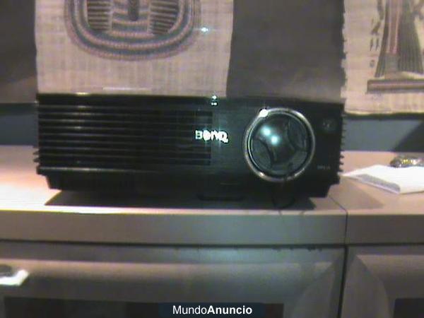 SE VENDE PROYECTOR DE CINE BENQ DIGITAL PROYECTOR PORTABLE