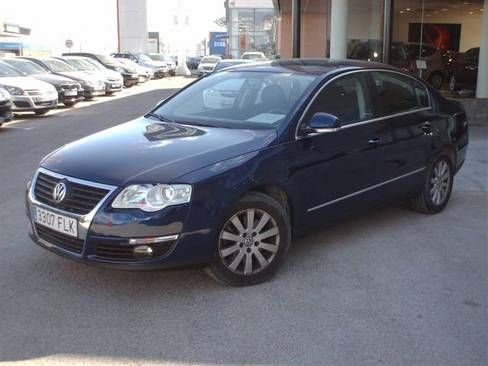 VOLKSWAGEN Passat 2.8 V6 Highline 4Mot.
