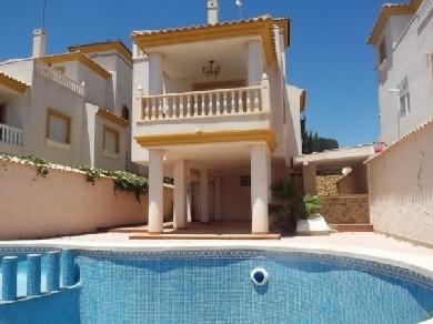 Chalet con 4 dormitorios se vende en Los Dolses