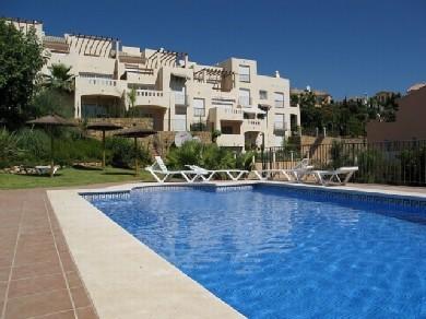 Apartamento con 3 dormitorios se vende en Marbella, Costa del Sol