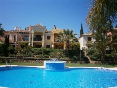 Adosado con 3 dormitorios se vende en Marbella, Costa del Sol