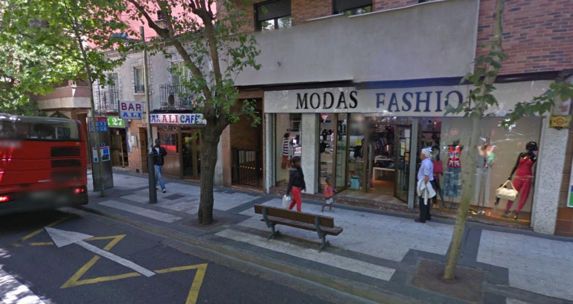 Alquiler local comercial en Av/ America 29, Zaragoza