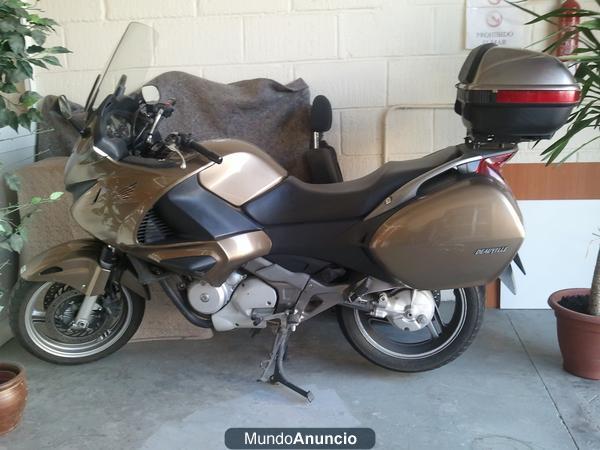 HONDA NEUVILLE 700cc