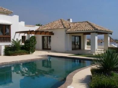 Chalet con 4 dormitorios se vende en Benahavis, Costa del Sol