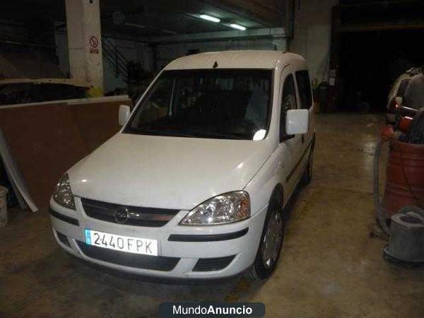 Opel Combo 1.3CDTI Tour Essentia75