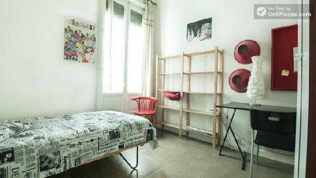 Rooms available - Spacious apartment near central Puerta del Sol
