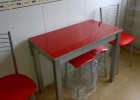 Conjunto mesa extensible cristal rojo +2sillas+2tabueretes - mejor precio | unprecio.es