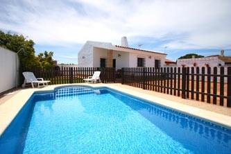 Casa con piscina , junio buen precio