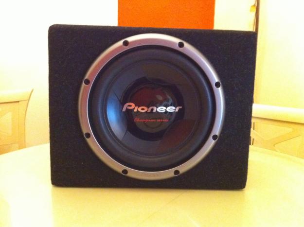 VENDO EQUIPO DE MUSICA CON DIAS DE USO, SUBWOOFER 1200W, TAPA 1000W, OVALADOS 300W