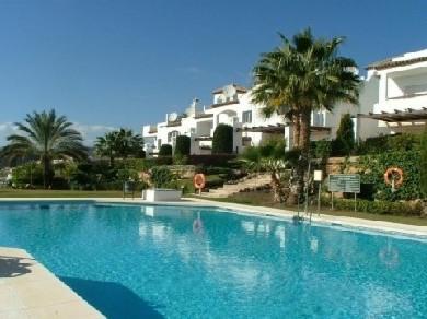 Adosado con 3 dormitorios se vende en Marbella, Costa del Sol