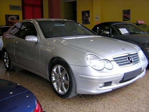 Venta de Mercedes C 220 CDI Sport Coupe Mod EVOLUTION, LLANTAS 17 ¨ '02 en Viladecans