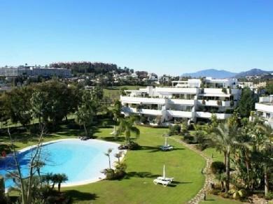 Apartamento con 4 dormitorios se vende en Marbella, Costa del Sol