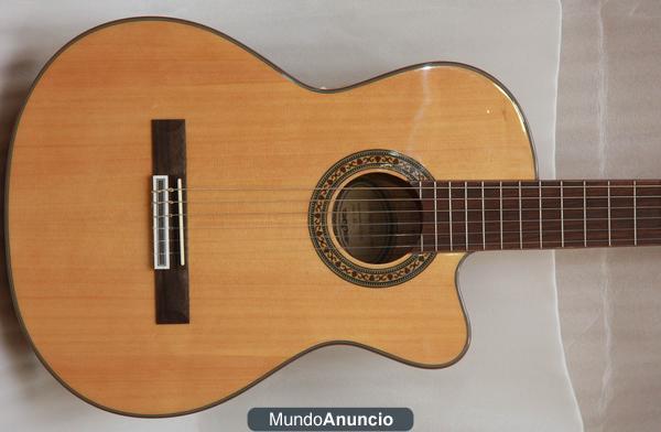 GUITARRA ACÚSTICA CLÁSICA CON CUTAWAY, a estrenar